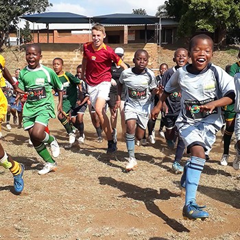 movetogive-soccer-720x350px movetogive-soccer-720x350px